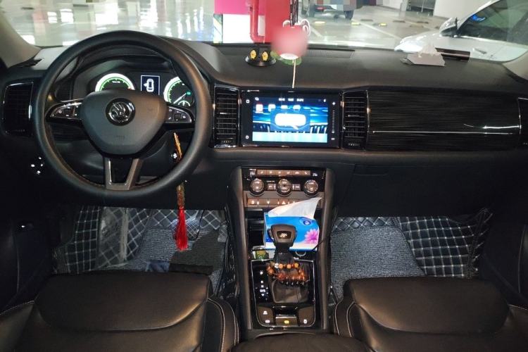 Used Skoda Kodiaq 2018 Facelifted TSI330 5-Seater Two-Wheel-Drive Luxury Enjoyment Edition Center Console