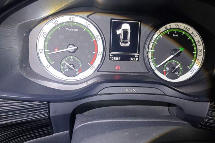 Used Skoda Kodiaq 2018 Facelifted TSI330 5-Seater Two-Wheel-Drive Luxury Enjoyment Edition Odometer Close Up