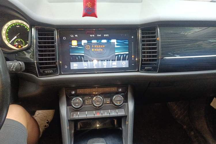 Used Skoda Kodiaq 2018 Facelifted TSI330 5-Seater Two-Wheel-Drive Luxury Enjoyment Edition Audio And AC Panel