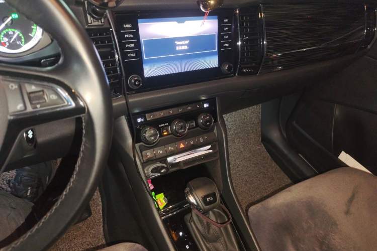 Used Skoda Kodiaq 2018 TSI380 7-Seater Four-Wheel-Drive Flagship Edition Audio And AC Panel