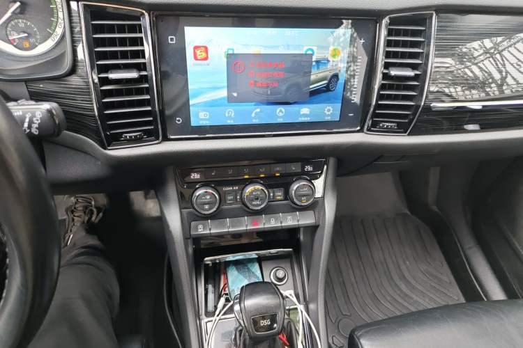 Used Skoda Kodiaq 2018 Restyled TSI330 7-Seater Two-Wheel Drive Luxury Enjoyment Edition Audio And AC Panel