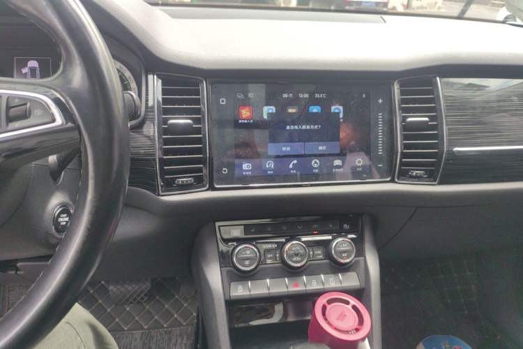 Used Skoda Kodiaq 2018 Facelifted TSI330 5-Seater Two-Wheel-Drive Luxury Enjoyment Edition Audio And AC Panel