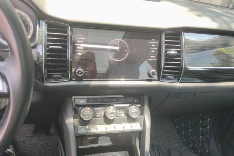 Used Skoda Kodiaq 2018 TSI380 7-Seater Four-Wheel-Drive Flagship Edition Audio And AC Panel