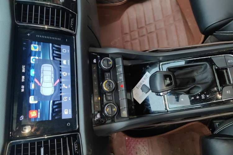 Used Skoda Kodiaq 2018 Restyled TSI330 7-Seater Two-Wheel Drive Luxury Enjoyment Edition Audio And AC Panel