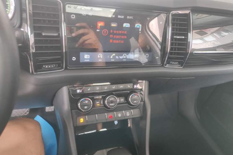 Used Skoda Kodiaq 2018 Facelifted TSI330 5-Seater Two-Wheel-Drive Luxury Enjoyment Edition Audio And AC Panel