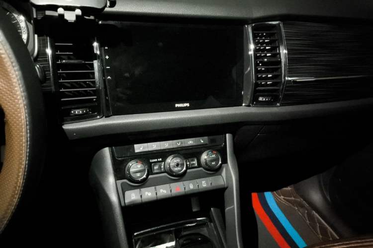 Used Skoda Kodiaq 2018 Restyled TSI330 7-Seater Two-Wheel Drive Luxury Enjoyment Edition Audio And AC Panel