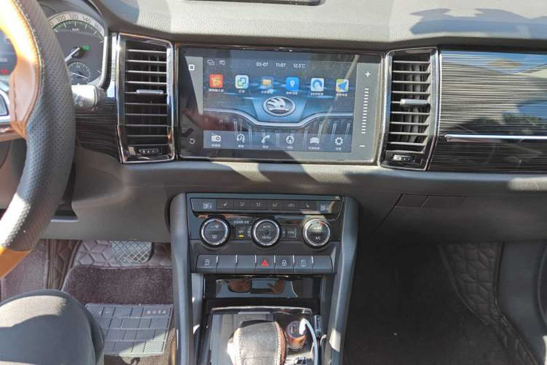 Used Skoda Kodiaq 2018 Facelifted TSI330 5-Seater Two-Wheel-Drive Luxury Enjoyment Edition Audio And AC Panel