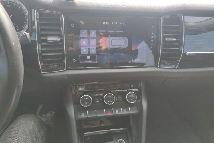 Used Skoda Kodiaq 2018 TSI330 5-Seater Two-Wheel-Drive Luxury Enjoyment Edition Audio And AC Panel