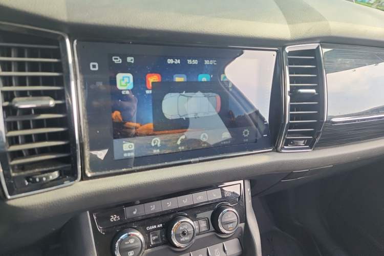 Used Skoda Kodiaq 2018 Facelifted TSI330 5-Seater Two-Wheel-Drive Luxury Enjoyment Edition Audio And AC Panel