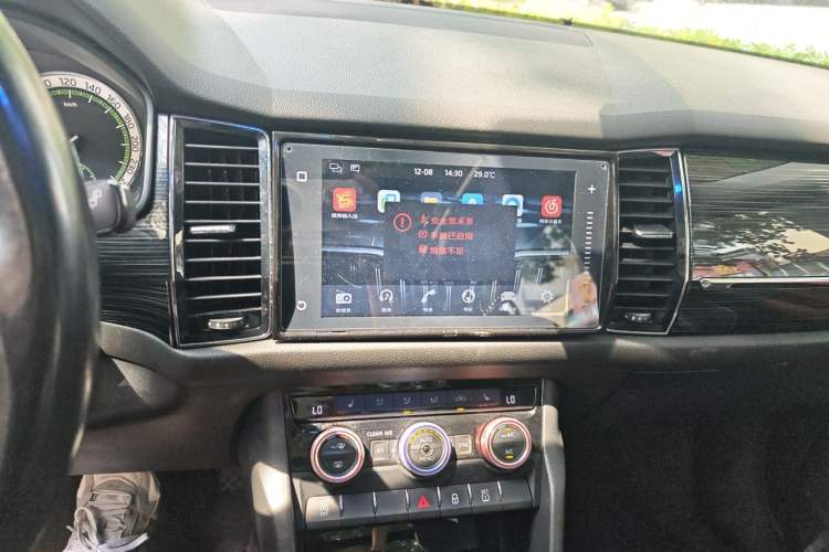 Used Skoda Kodiaq 2018 Restyled TSI330 7-Seater Two-Wheel Drive Luxury Enjoyment Edition Audio And AC Panel