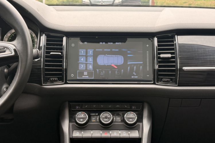 Used Skoda Kodiaq 2018 Facelifted TSI330 5-Seater Two-Wheel-Drive Luxury Enjoyment Edition Audio And AC Panel
