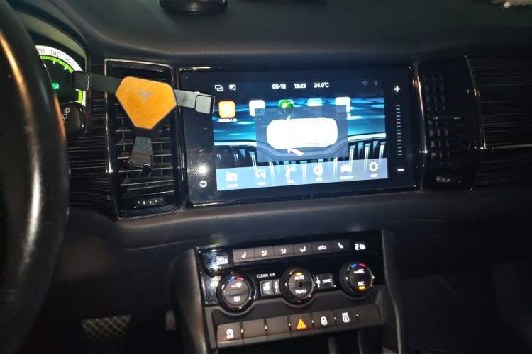Used Skoda Kodiaq 2018 Facelifted TSI330 5-Seater Two-Wheel-Drive Luxury Enjoyment Edition Audio And AC Panel