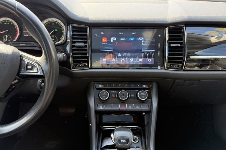 Used Skoda Kodiaq 2018 Facelifted TSI330 5-Seater Two-Wheel-Drive Luxury Enjoyment Edition Audio And AC Panel