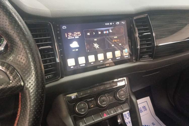 Used Skoda Kodiaq 2018 Facelifted TSI330 5-Seater Two-Wheel-Drive Luxury Enjoyment Edition Audio And AC Panel