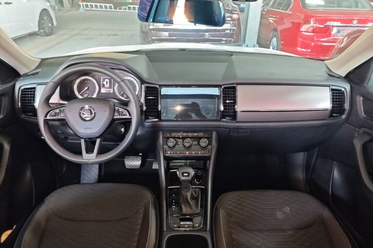 Used Skoda Kodiaq 2018 Facelifted TSI330 5-Seater Two-Wheel-Drive Comfort Edition Center Console
