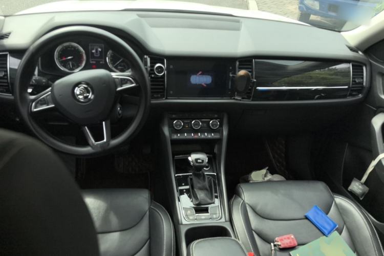 Used Skoda Kodiaq 2018 Facelifted TSI330 5-Seater Two-Wheel-Drive Luxury Enjoyment Edition Center Console