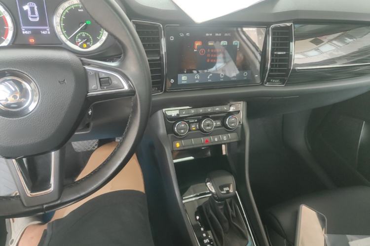 Used Skoda Kodiaq 2018 Facelifted TSI330 5-Seater Two-Wheel-Drive Luxury Enjoyment Edition Center Console