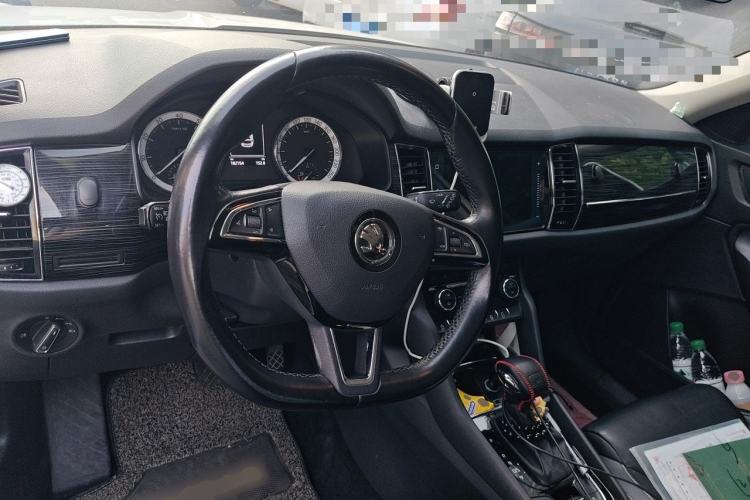 Used Skoda Kodiaq 2018 Facelifted TSI330 5-Seater Two-Wheel-Drive Luxury Enjoyment Edition Center Console
