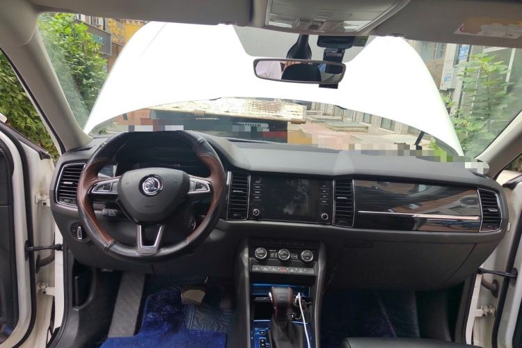 Used Skoda Kodiaq 2018 TSI380 7-Seater Four-Wheel-Drive Flagship Edition Center Console