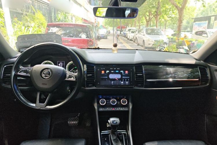 Used Skoda Kodiaq 2018 Restyled TSI330 7-Seater Two-Wheel Drive Luxury Enjoyment Edition Center Console