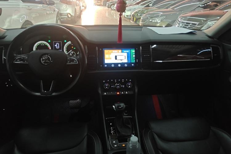 Used Skoda Kodiaq 2018 Facelifted TSI330 5-Seater Two-Wheel-Drive Luxury Enjoyment Edition Center Console