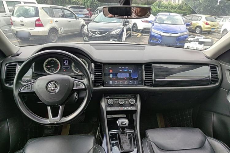 Used Skoda Kodiaq 2018 Facelifted TSI330 5-Seater Two-Wheel-Drive Luxury Enjoyment Edition Center Console