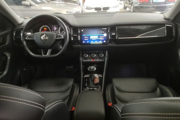 Used Skoda Kodiaq 2018 Restyled TSI330 7-Seater Two-Wheel Drive Luxury Tech Edition Center Console