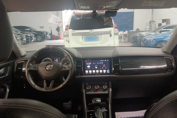 Used Skoda Kodiaq 2018 Facelifted TSI330 5-Seater Two-Wheel-Drive Luxury Enjoyment Edition Center Console