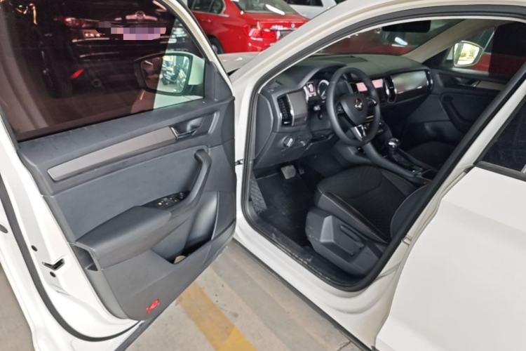 Used Skoda Kodiaq 2018 Facelifted TSI330 5-Seater Two-Wheel-Drive Comfort Edition Driver Seat