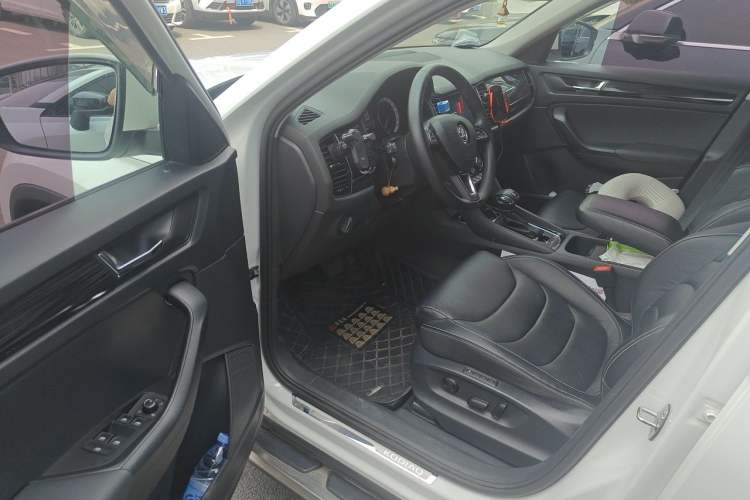 Used Skoda Kodiaq 2018 TSI330 7-Seater Two-Wheel-Drive Luxury Enjoyment Edition Driver Seat