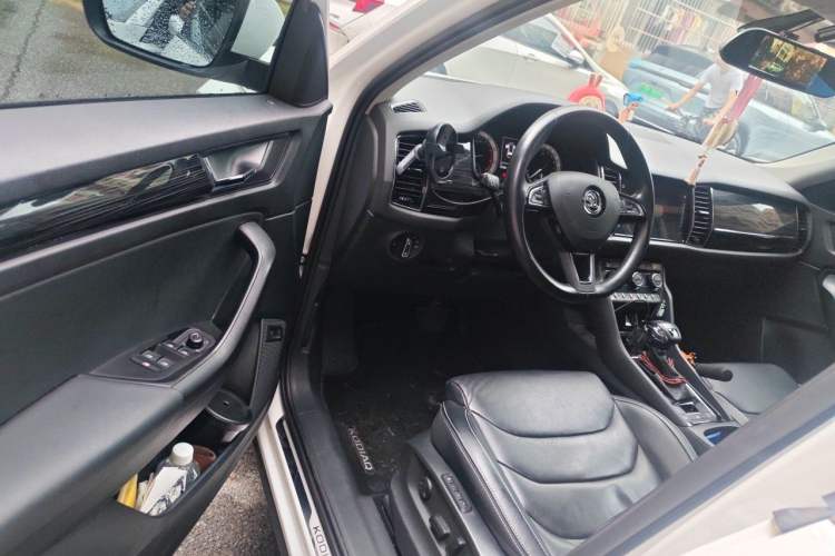 Used Skoda Kodiaq 2018 Facelifted TSI330 5-Seater Two-Wheel-Drive Luxury Enjoyment Edition Driver Seat