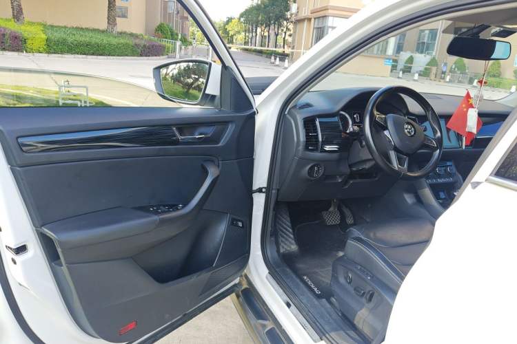 Used Skoda Kodiaq 2018 TSI330 7-Seater Two-Wheel-Drive Luxury Enjoyment Edition Driver Seat