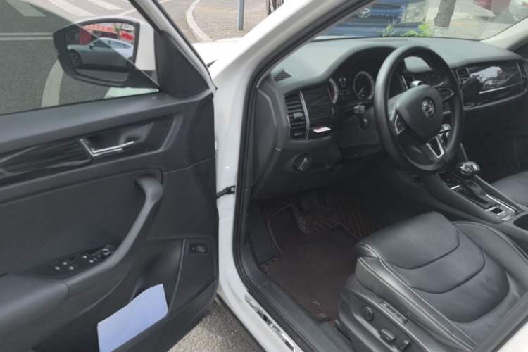 Used Skoda Kodiaq 2018 Facelifted TSI330 5-Seater Two-Wheel-Drive Luxury Enjoyment Edition Driver Seat