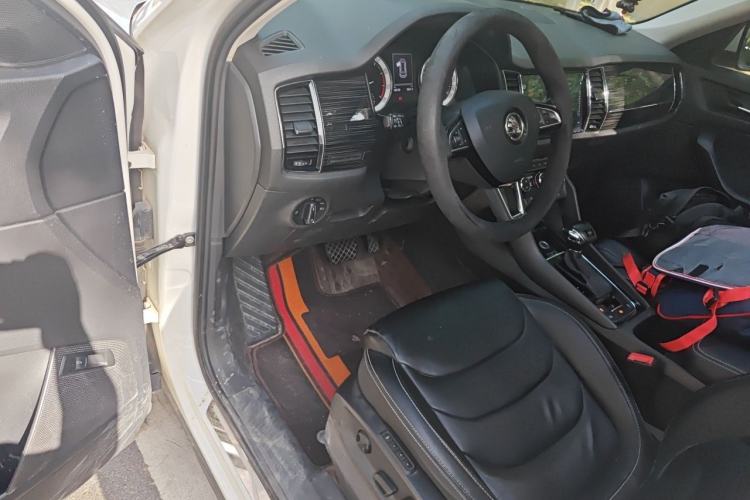 Used Skoda Kodiaq 2018 Facelifted TSI330 5-Seater Two-Wheel-Drive Luxury Enjoyment Edition Driver Seat