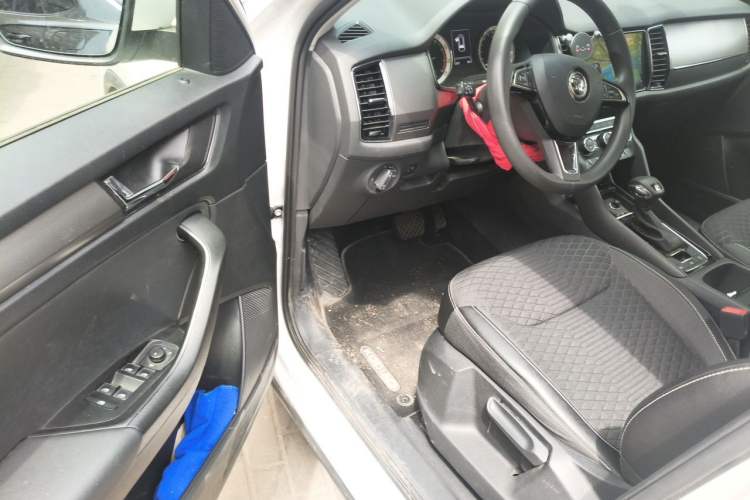 Used Skoda Kodiaq 2018 Facelifted TSI330 5-Seater Two-Wheel-Drive Comfort Edition Driver Seat