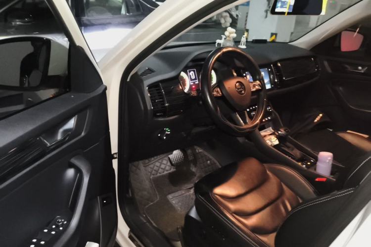 Used Skoda Kodiaq 2018 Facelifted TSI330 5-Seater Two-Wheel-Drive Luxury Enjoyment Edition Driver Seat