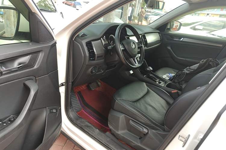 Used Skoda Kodiaq 2018 Facelifted TSI330 5-Seater Two-Wheel-Drive Luxury Edition Driver Seat