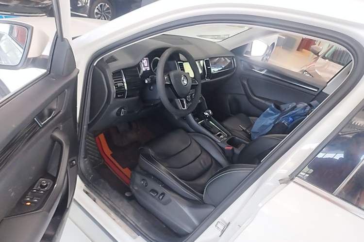 Used Skoda Kodiaq 2018 Facelifted TSI330 5-Seater Two-Wheel-Drive Luxury Enjoyment Edition Driver Seat