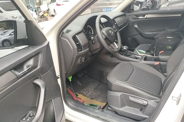 Used Skoda Kodiaq 2018 Facelifted TSI330 5-Seater Two-Wheel-Drive Comfort Edition Driver Seat