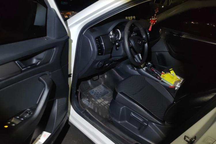 Used Skoda Kodiaq 2018 Facelifted TSI330 5-Seater Two-Wheel-Drive Comfort Edition Driver Seat