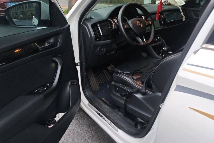 Used Skoda Kodiaq 2018 Facelifted TSI330 5-Seater Two-Wheel-Drive Luxury Enjoyment Edition Driver Seat