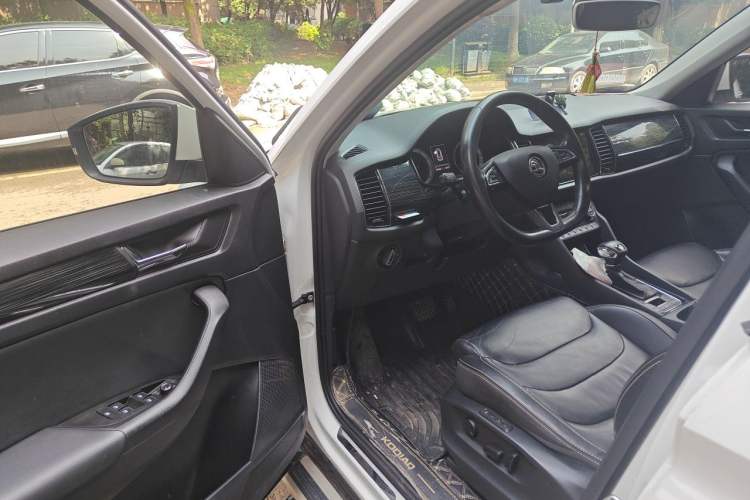 Used Skoda Kodiaq 2018 Restyled TSI330 7-Seater Two-Wheel Drive Luxury Enjoyment Edition Driver Seat