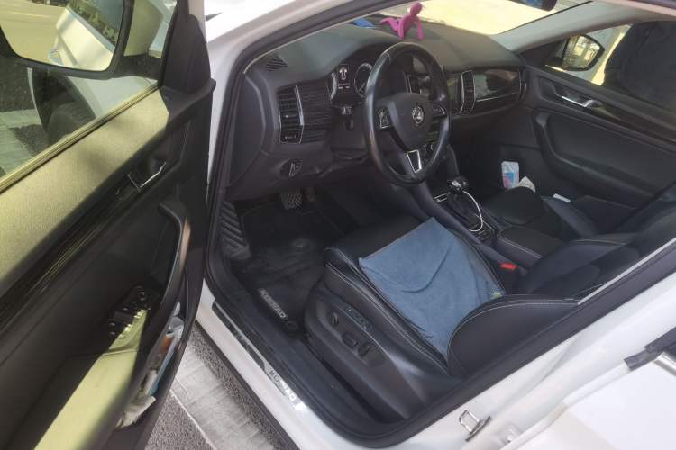 Used Skoda Kodiaq 2018 Facelifted TSI330 5-Seater Two-Wheel-Drive Luxury Enjoyment Edition Driver Seat
