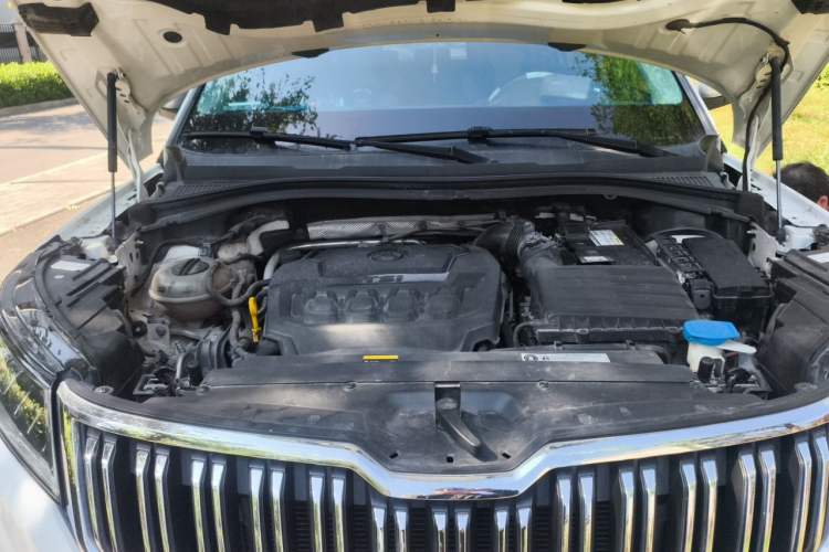 Used Skoda Kodiaq 2018 Facelifted TSI330 5-Seater Two-Wheel-Drive Comfort Edition Engine Bay