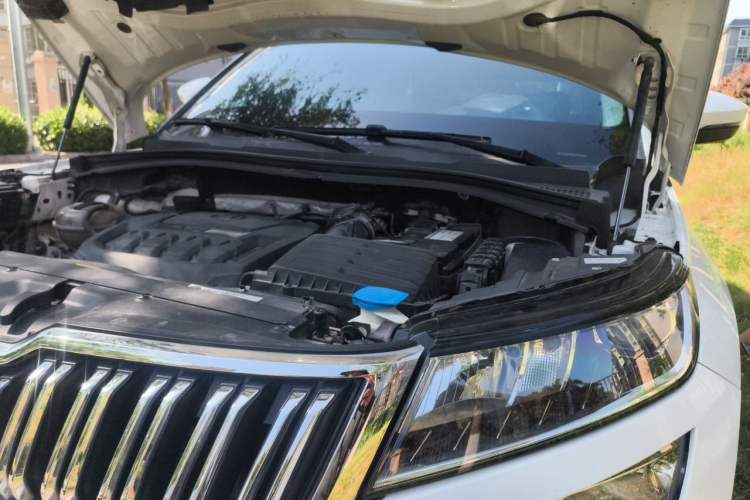 Used Skoda Kodiaq 2018 Facelifted TSI330 5-Seater Two-Wheel-Drive Comfort Edition Engine Bay Left