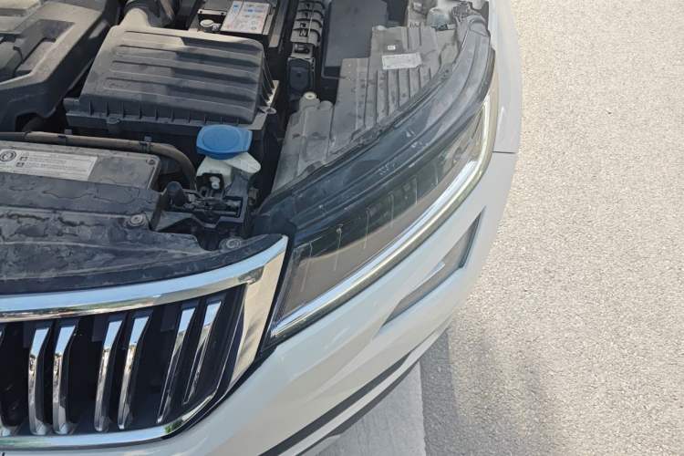 Used Skoda Kodiaq 2018 Facelifted TSI330 5-Seater Two-Wheel-Drive Luxury Enjoyment Edition Engine Bay Left