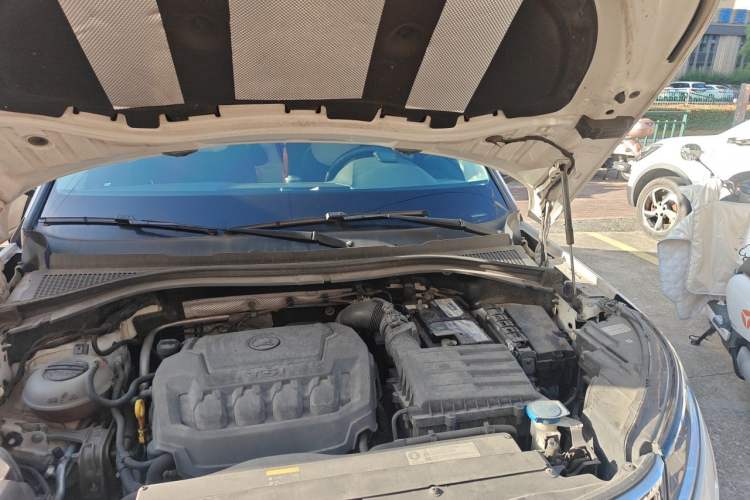 Used Skoda Kodiaq 2018 Facelifted TSI330 5-Seater Two-Wheel-Drive Comfort Edition Engine Bay Left