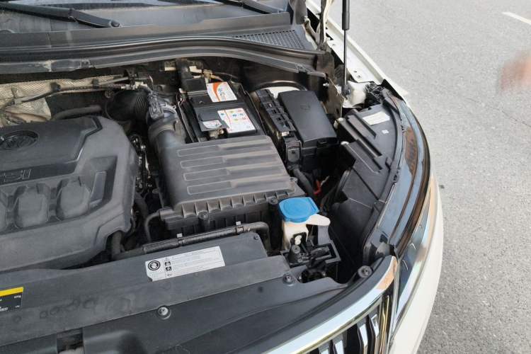 Used Skoda Kodiaq 2018 Facelifted TSI330 5-Seater Two-Wheel-Drive Comfort Edition Engine Bay Left