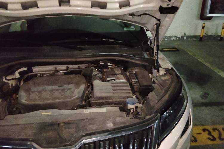 Used Skoda Kodiaq 2018 Facelifted TSI330 5-Seater Two-Wheel-Drive Comfort Edition Engine Bay Left