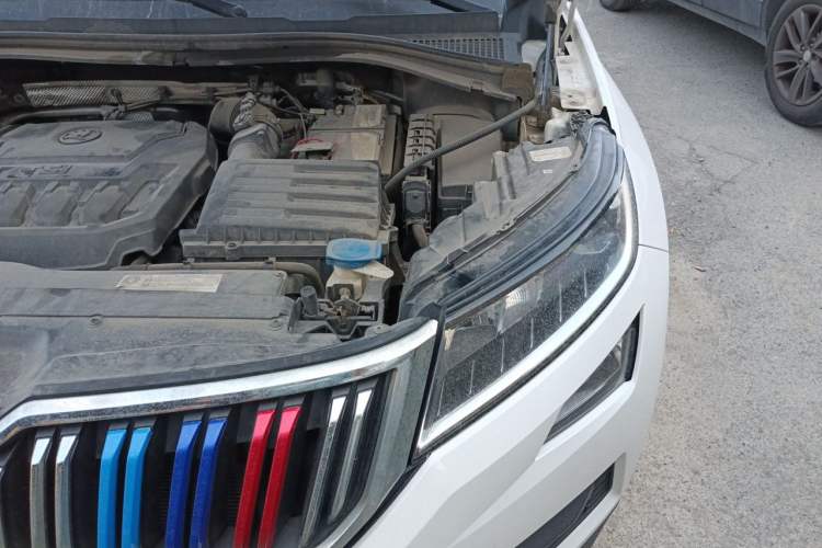 Used Skoda Kodiaq 2018 Facelifted TSI330 5-Seater Two-Wheel-Drive Comfort Edition Engine Bay Left